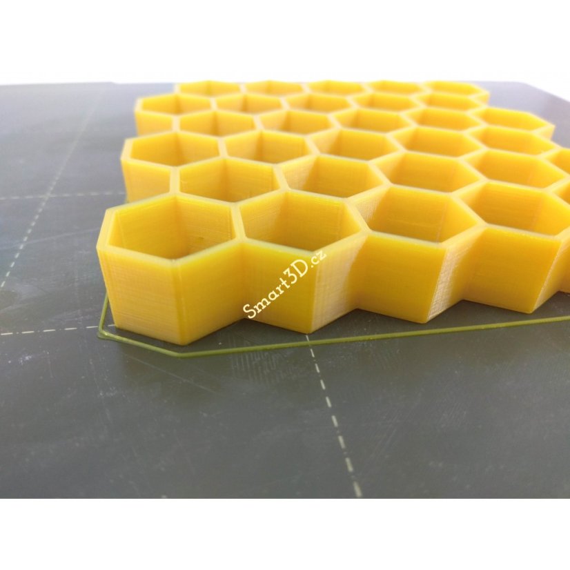 Filament AURAPOL / PLA / MEDOVÁ ČÁSTEČNĚ TRANSPARENTNÍ / 1,75 mm / 1 kg.